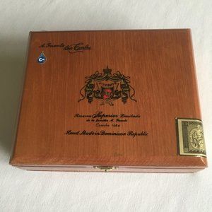 A. Fuente Don Carlos Cigar Box. Cosecha 1984.